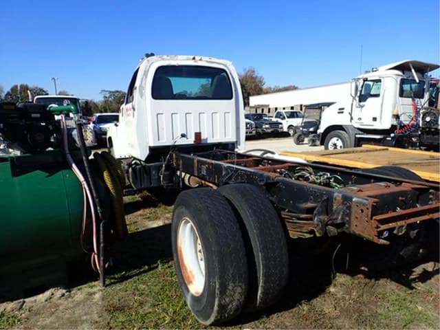 Image of GMC C8500 equipment image 3