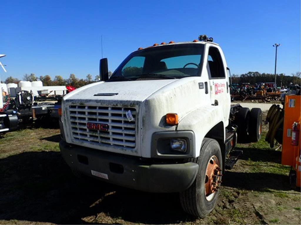 2007 GMC C8500 Equipment Image0