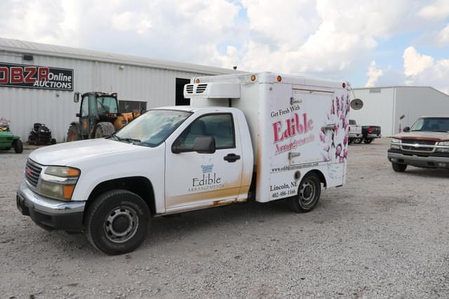 Image of GMC Canyon equipment image 2