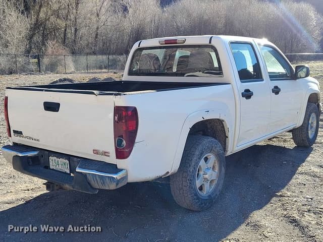 Image of GMC Canyon equipment image 4