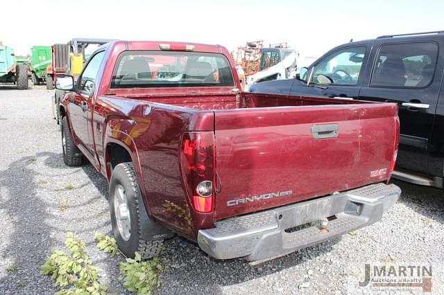 Image of GMC Canyon equipment image 3