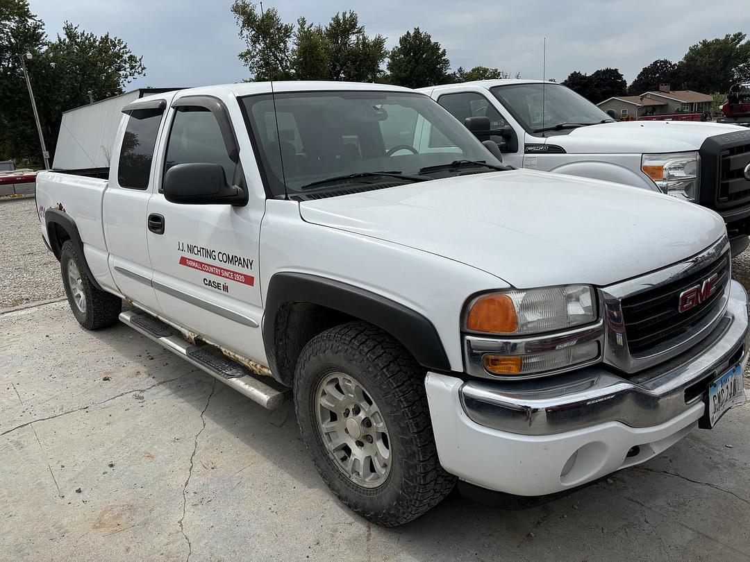 Image of GMC Sierra 1500 Primary image