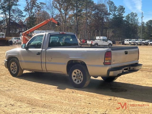 Image of GMC 1500 equipment image 2