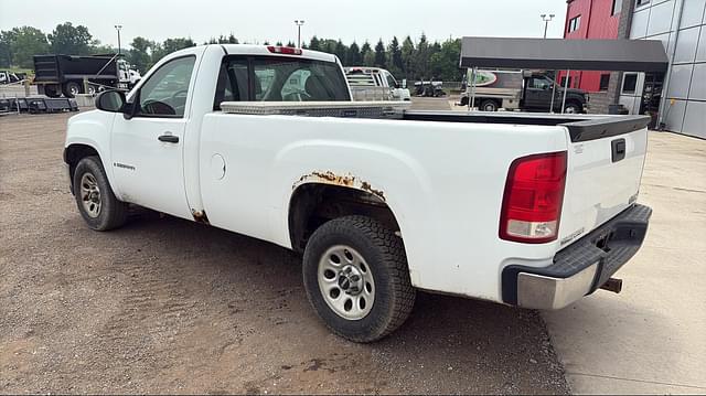 Image of GMC Sierra 1500 equipment image 3