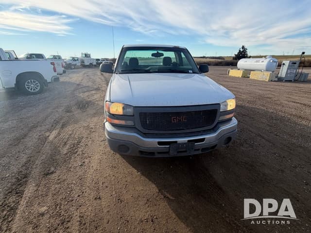 Image of GMC 1500 equipment image 3