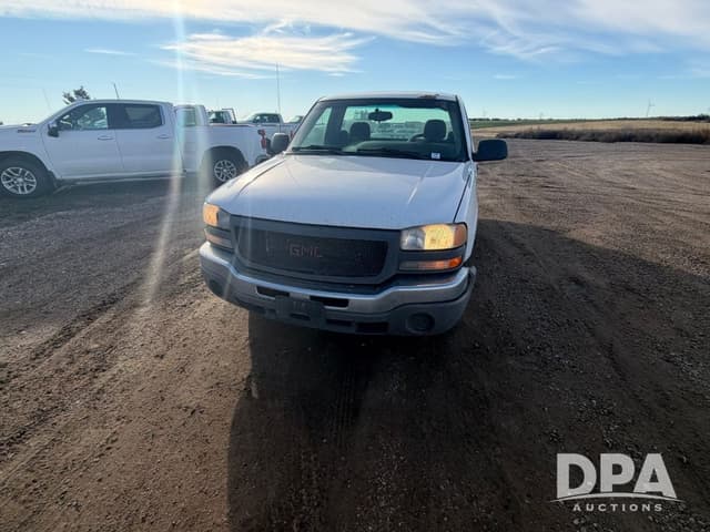 Image of GMC 1500 equipment image 2