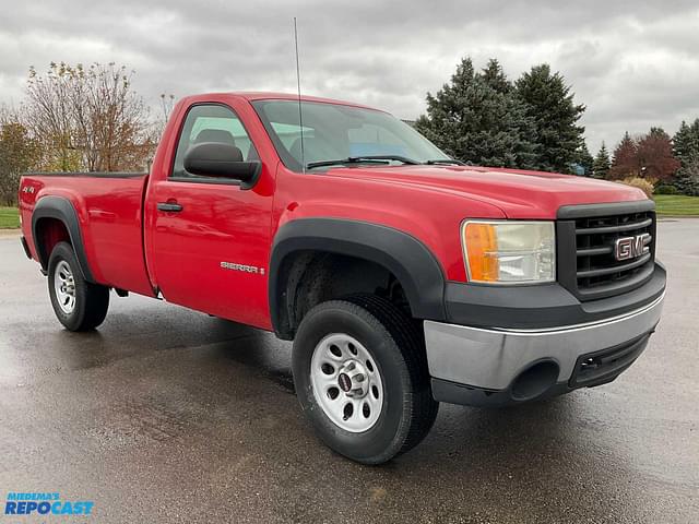 Image of GMC Sierra 1500 equipment image 2