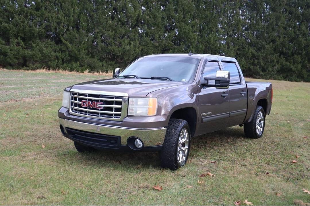 Image of GMC Sierra 1500 Primary image