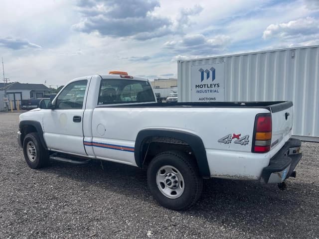 Image of GMC 2500HD equipment image 1