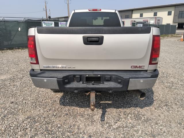Image of GMC 2500HD equipment image 3