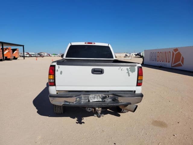 Image of GMC 2500 equipment image 3