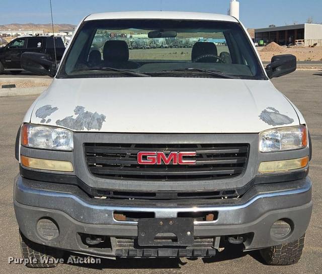 Image of GMC 2500 equipment image 1