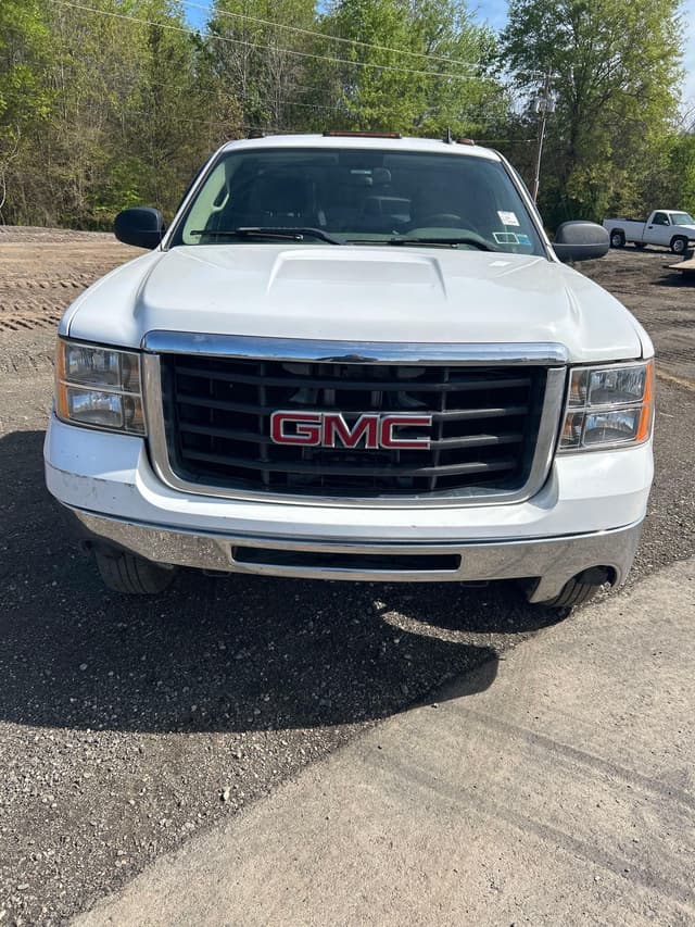 Image of GMC 2500HD equipment image 3