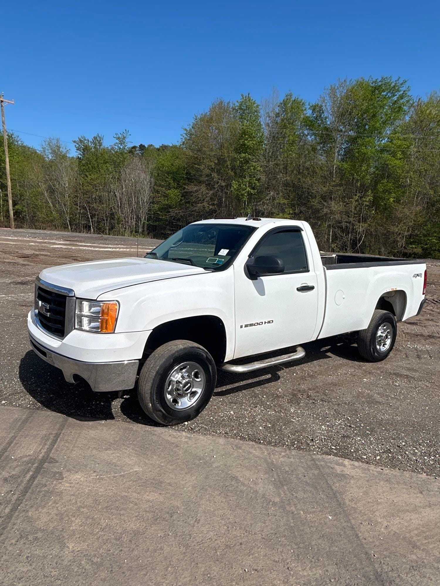 2007 GMC 2500HD Equipment Image0