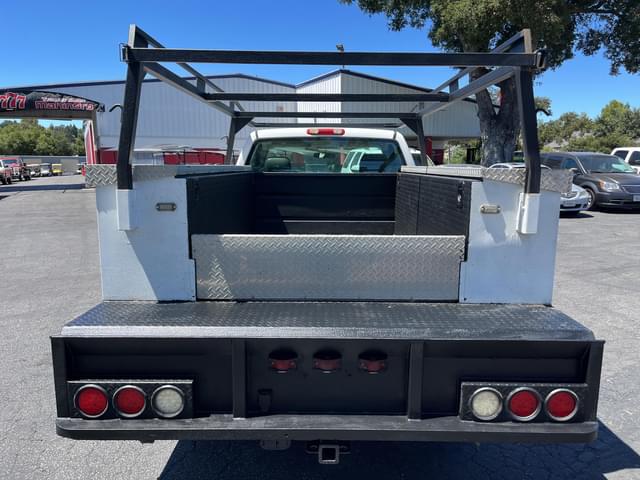 Image of GMC 2500HD equipment image 4