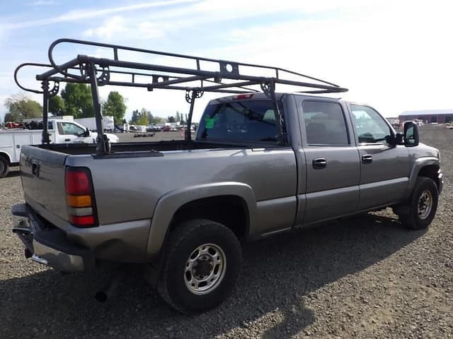 Image of GMC 2500HD equipment image 4