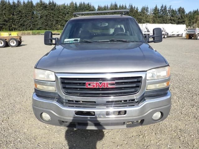 Image of GMC 2500HD equipment image 1