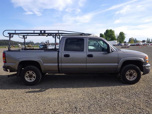 Image of GMC 2500HD equipment image 3