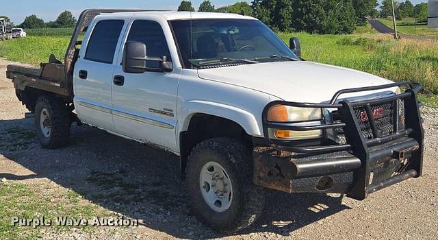 Image of GMC 2500HD equipment image 2