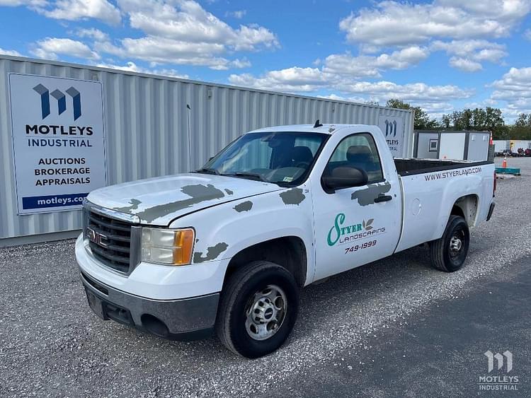 2007 GMC 2500HD Equipment Image0