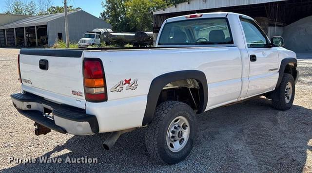 Image of GMC 2500HD equipment image 4