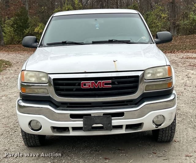 Image of GMC 2500HD equipment image 1