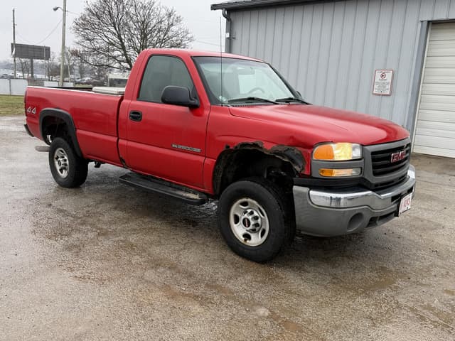 Image of GMC 2500HD equipment image 1