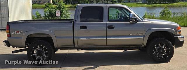 Image of GMC 2500HD equipment image 3