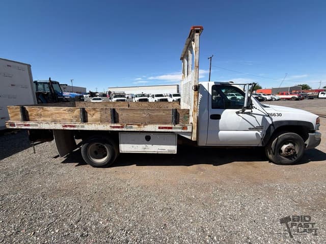 Image of GMC 3500 equipment image 3