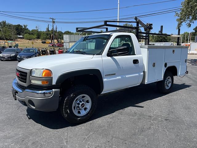 Image of GMC 3500 equipment image 1