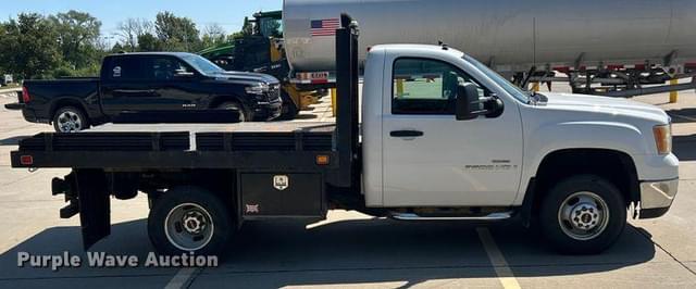 Image of GMC 3500HD equipment image 3