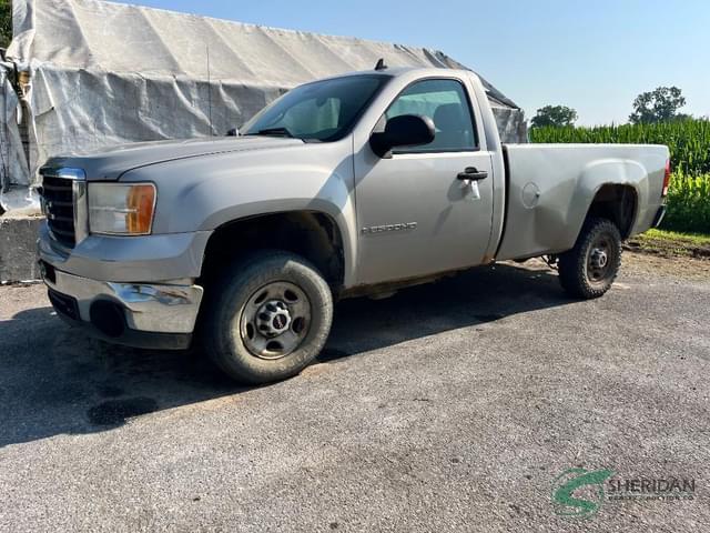 Image of GMC Sierra equipment image 1
