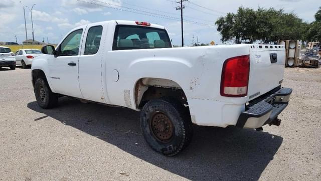Image of GMC Sierra equipment image 4