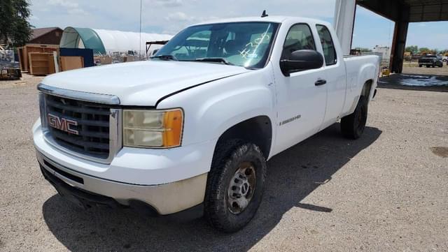 Image of GMC Sierra equipment image 1
