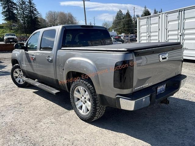 Image of GMC Sierra equipment image 3