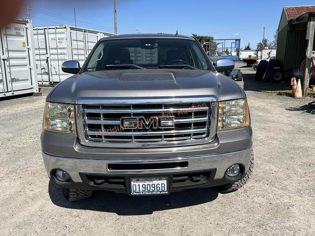 Image of GMC Sierra equipment image 2