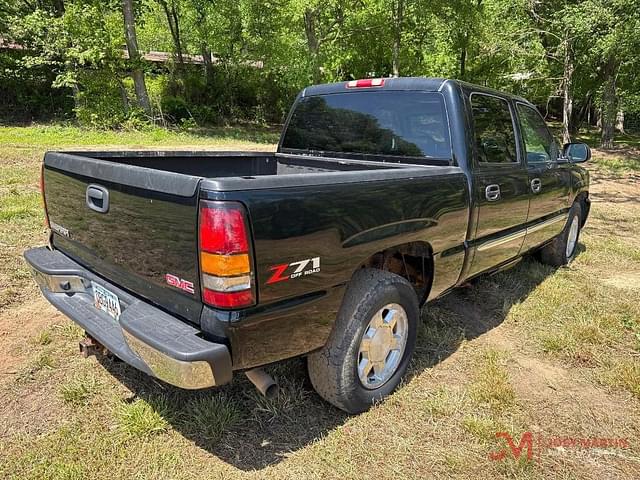 Image of GMC Z71 equipment image 2