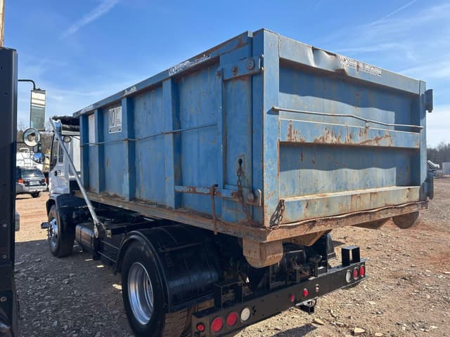 Image of GMC T7500 equipment image 2