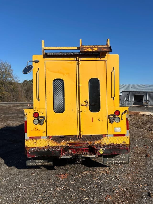 Image of GMC TopKick C4500 equipment image 4