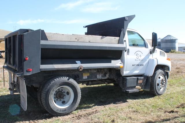 Image of GMC TopKick C6500 equipment image 4