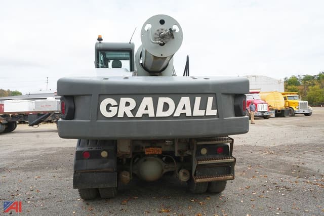 Image of Gradall XL4100 equipment image 3