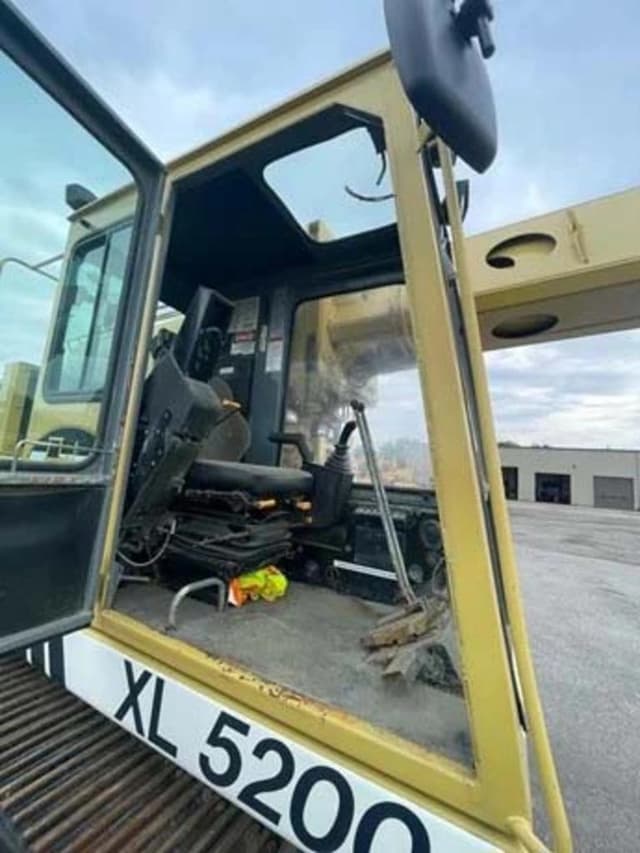 Image of Gradall XL5200 equipment image 4
