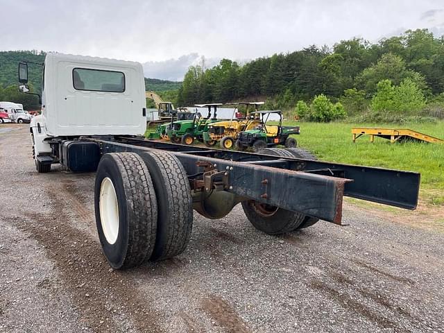 Image of Hino 268 equipment image 2