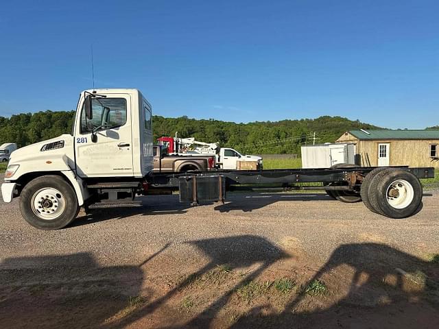 Image of Hino 268 equipment image 1