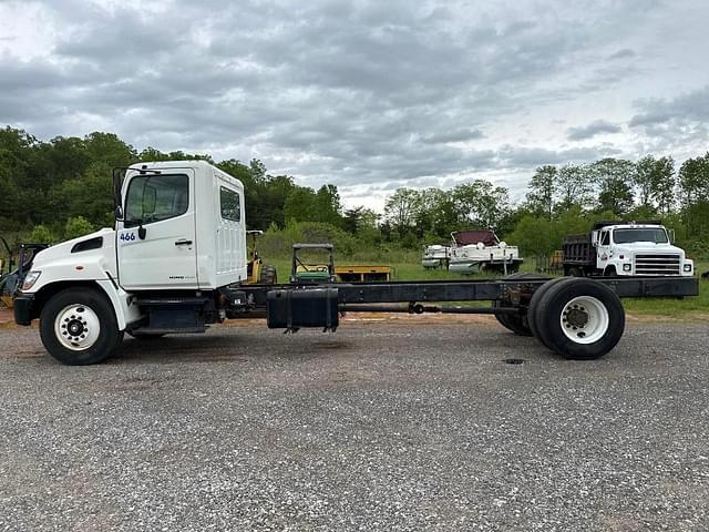 Image of Hino 268 equipment image 1