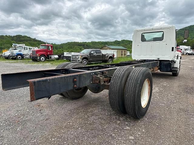 Image of Hino 268 equipment image 4