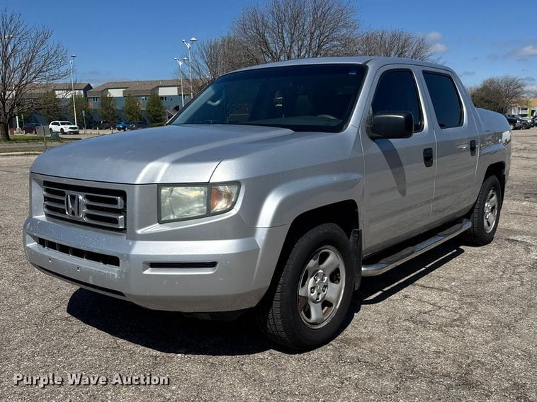 2007 Honda Ridgeline Equipment Image0