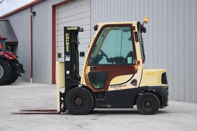 Image of Hyster H50FT equipment image 2