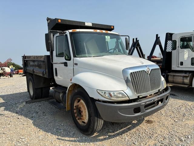 Image of International 4300 equipment image 1