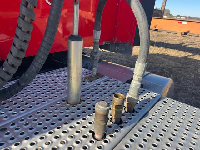 Image of International 9900IX equipment image 4